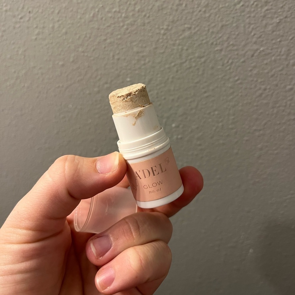 A'del Natural Cosmetics Glow Highlighter shade 01